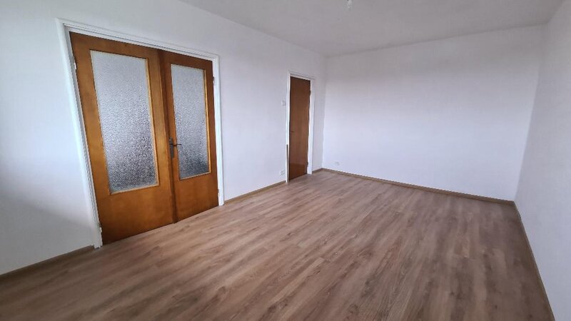 Prelungirea Ghencea, 3 camere, etaj 5/10.