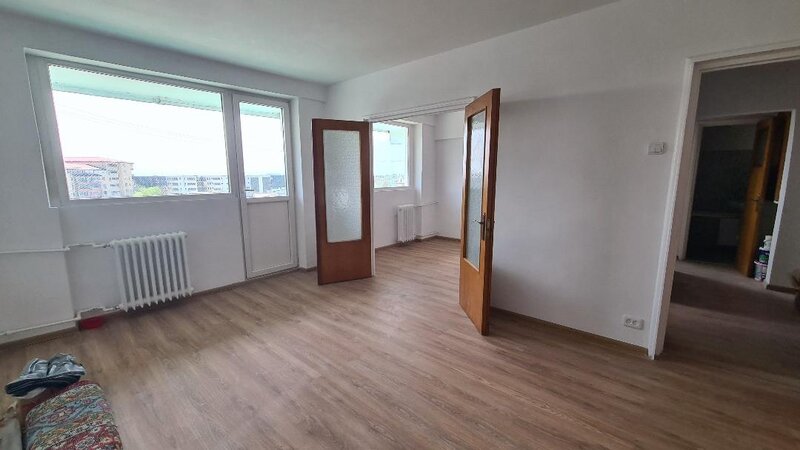Prelungirea Ghencea, 3 camere, etaj 5/10.